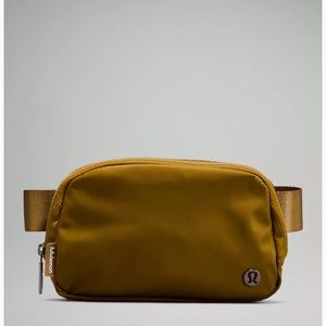 Lululemon belt bag in burnt Carmel. Sold out online.